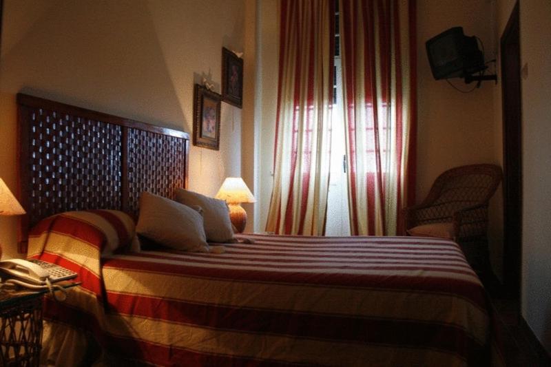 Residencial Panorama Hotel Covilha Phòng bức ảnh